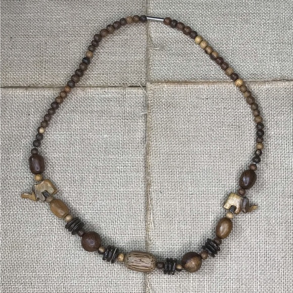 Elephant Wood Bead Necklace Boho Peasant Southwestern Rustic Rugged Cottage Core - Picture 1 of 2